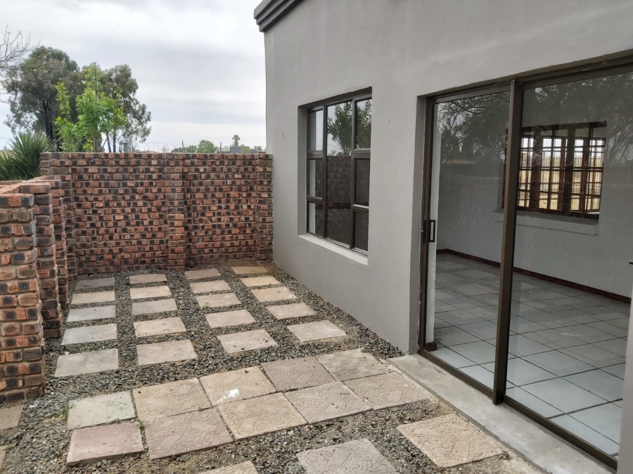 To Let 3 Bedroom Property for Rent in Roodewal Free State